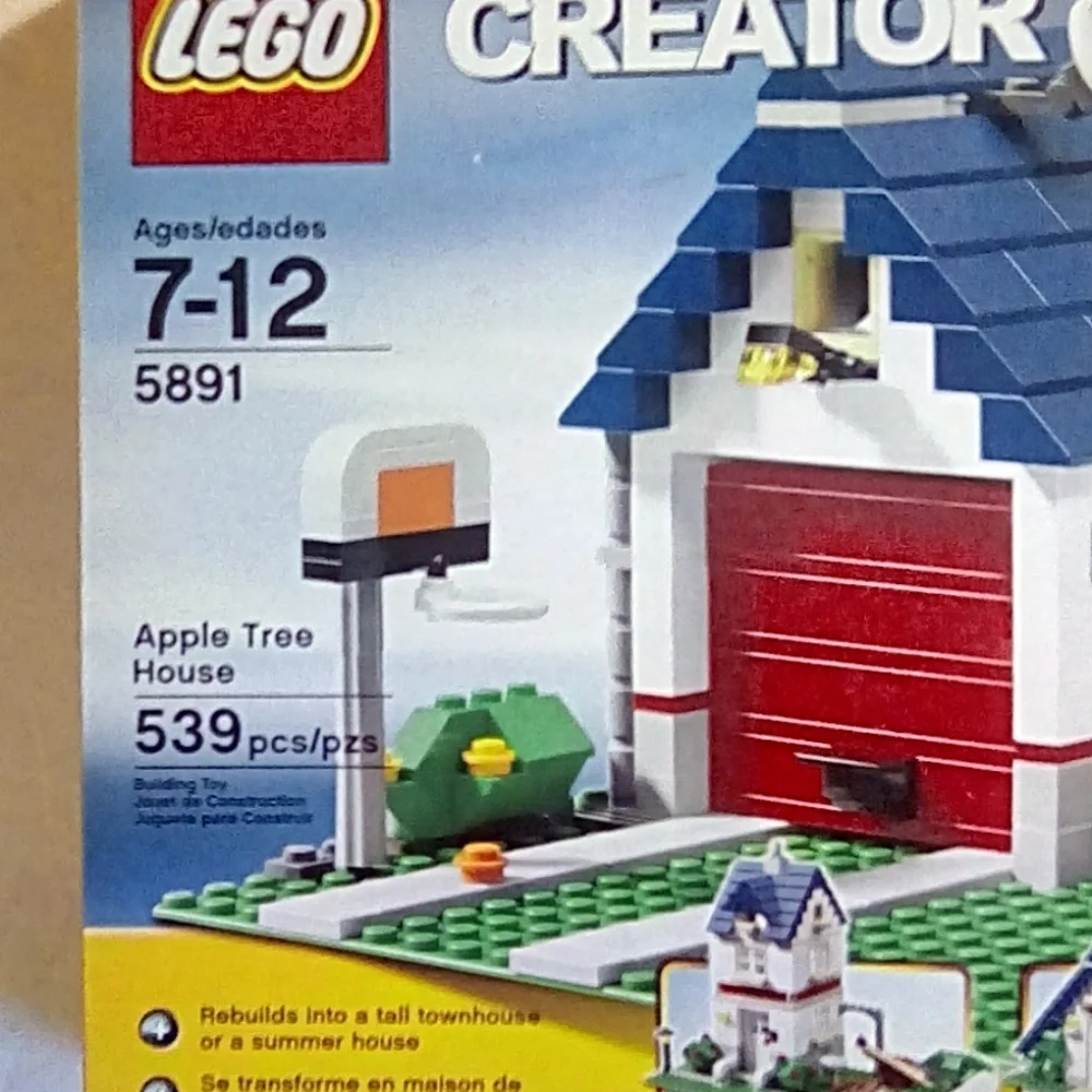 NIB Lego Creator 5891 Apple Tree House